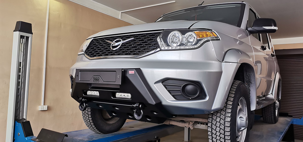 Бампер передний силовой/защита штатного бампера РИФ для УАЗ Патриот 2015+ с защитой рулевых тяг (центральная часть)