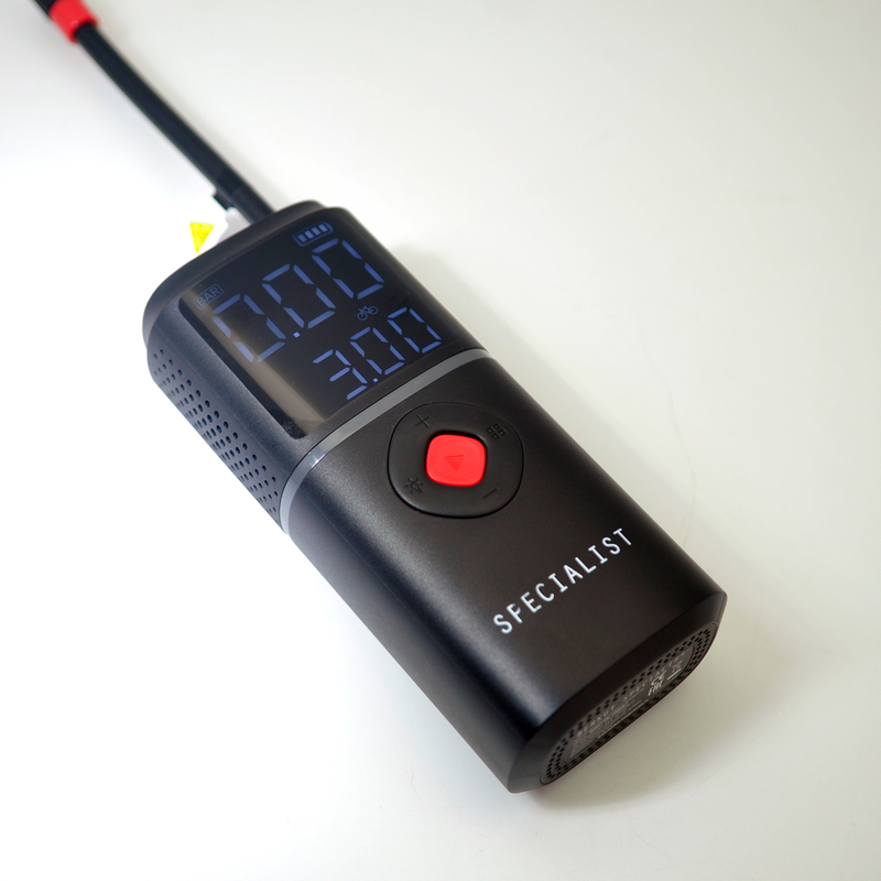 Компактный аккумуляторный компрессор BERKUT Dac-Compact