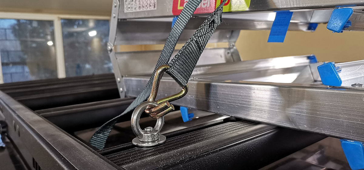 Крепеж для крепления груза к алюминиевому багажнику (платформе) РИФ