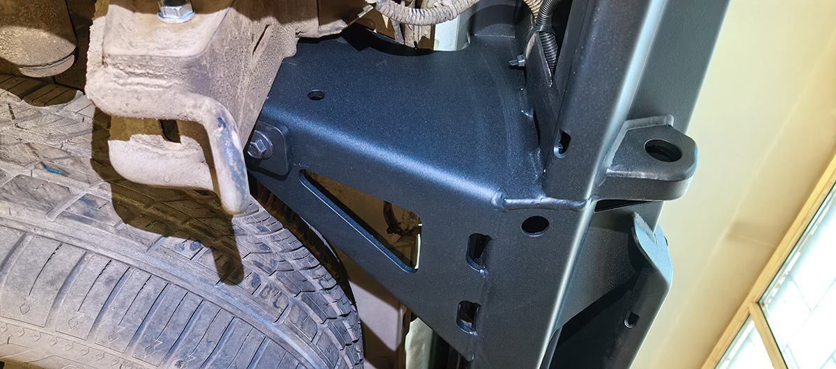 Бампер РИФ силовой задний Great Wall Poer с квадратом под фаркоп и фонарями
