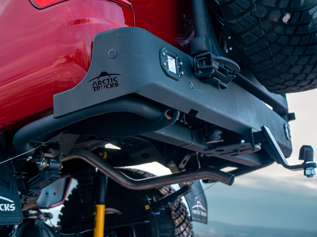 БАМПЕР СИЛОВОЙ ЗАДНИЙ TOYOTA HILUX 2015+ КВАДРАТ, КАЛИТКА ЦЕНТР, ПТФ