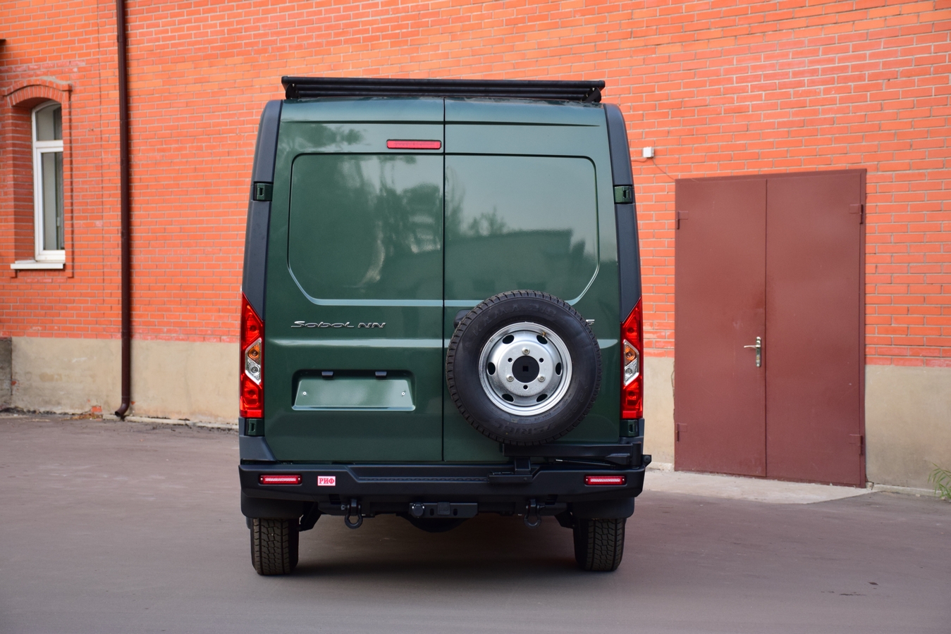 Бампер РИФ силовой задний для ГАЗ Соболь NN 4x4 с фонарями, калиткой, возможностью установки фаркопа, стандарт