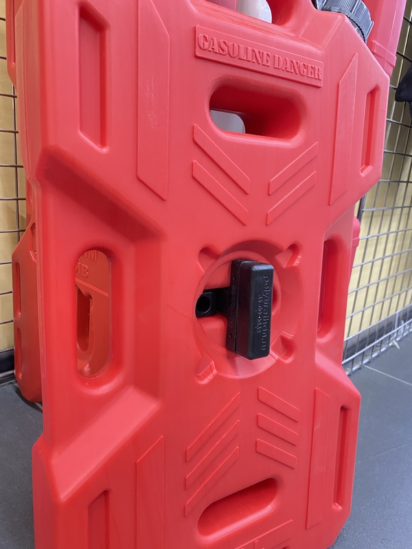 Крепление для экспедиционной канистры