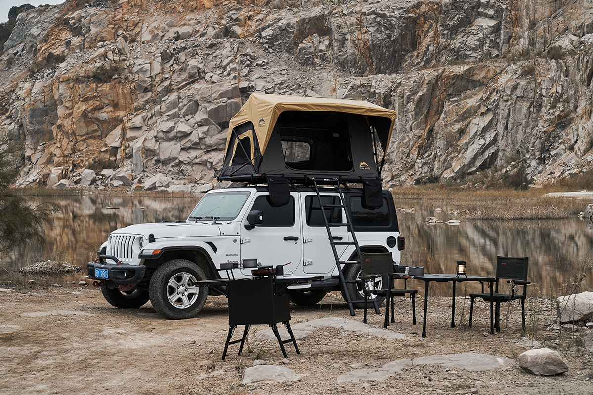 Палатка на крышу автомобиля Wild Land Normandy Auto 140 pro