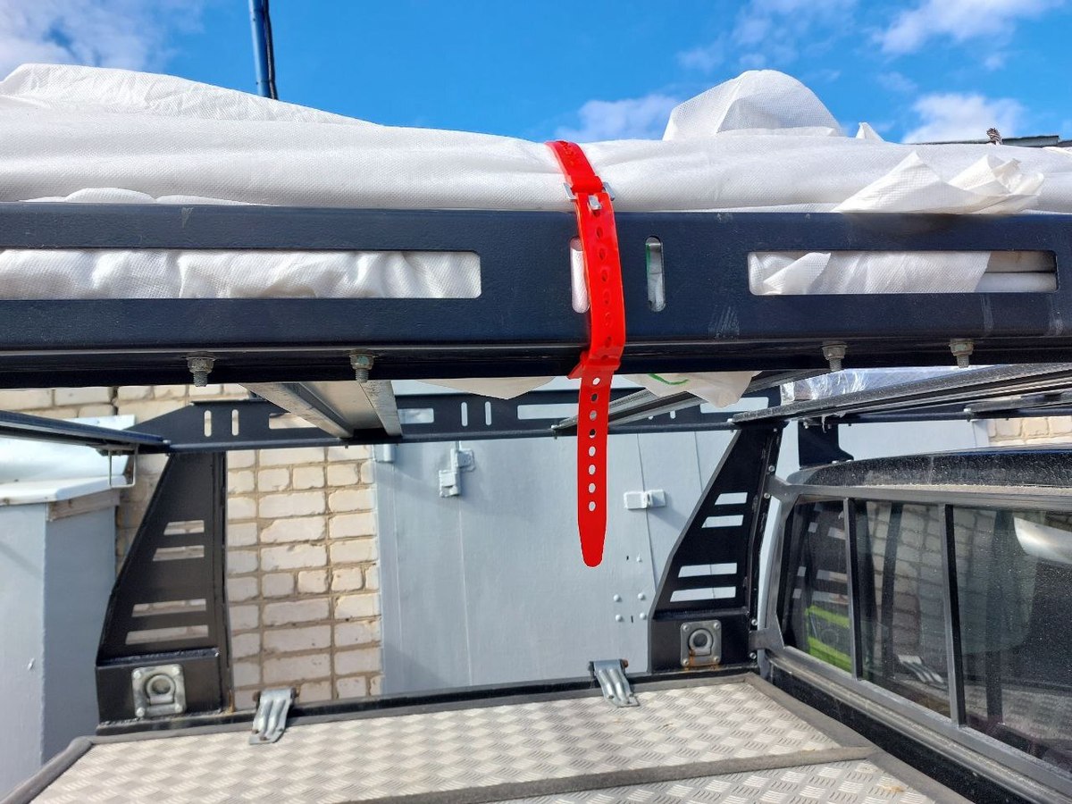 Ремень универсальный красный (750 мм)