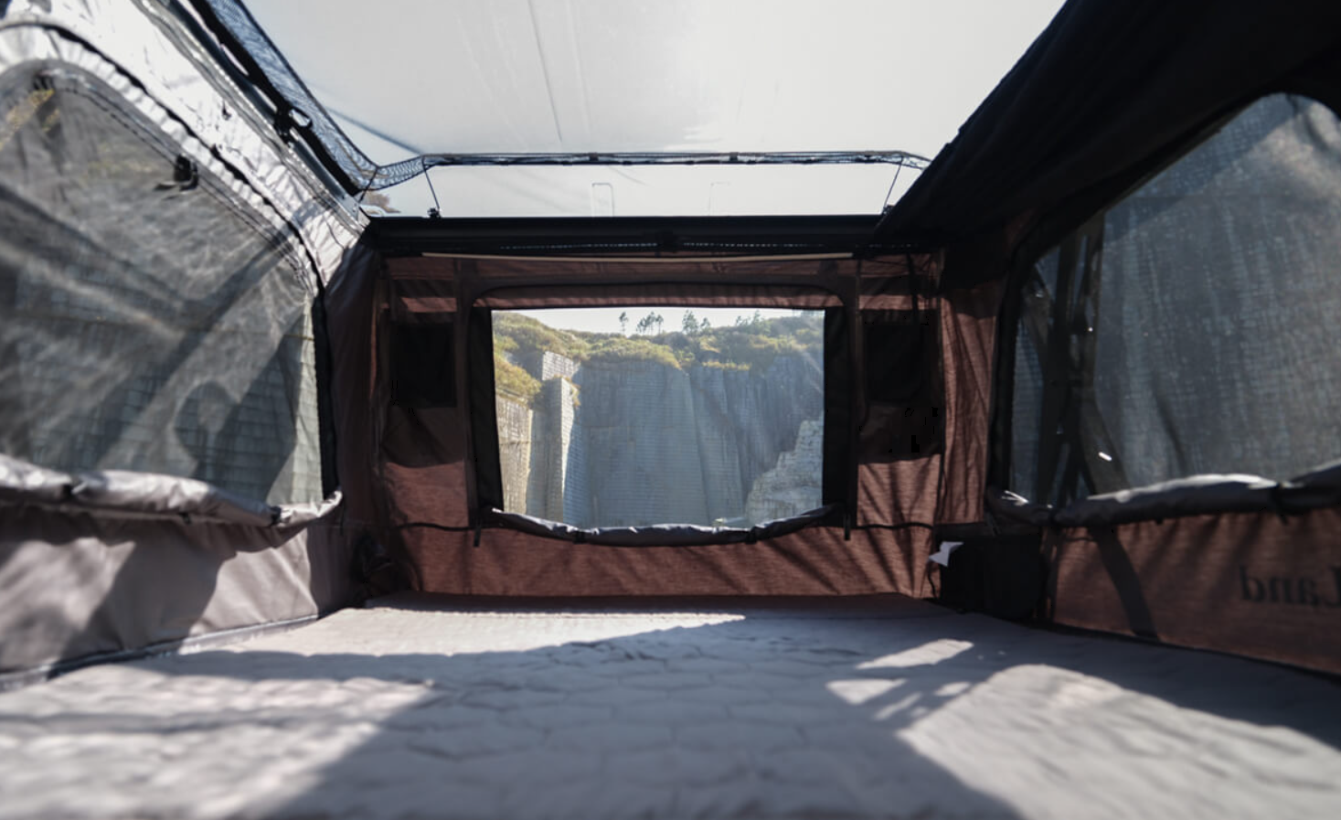 Палатка на крышу автомобиля Wild Land Sky Rover 2.0