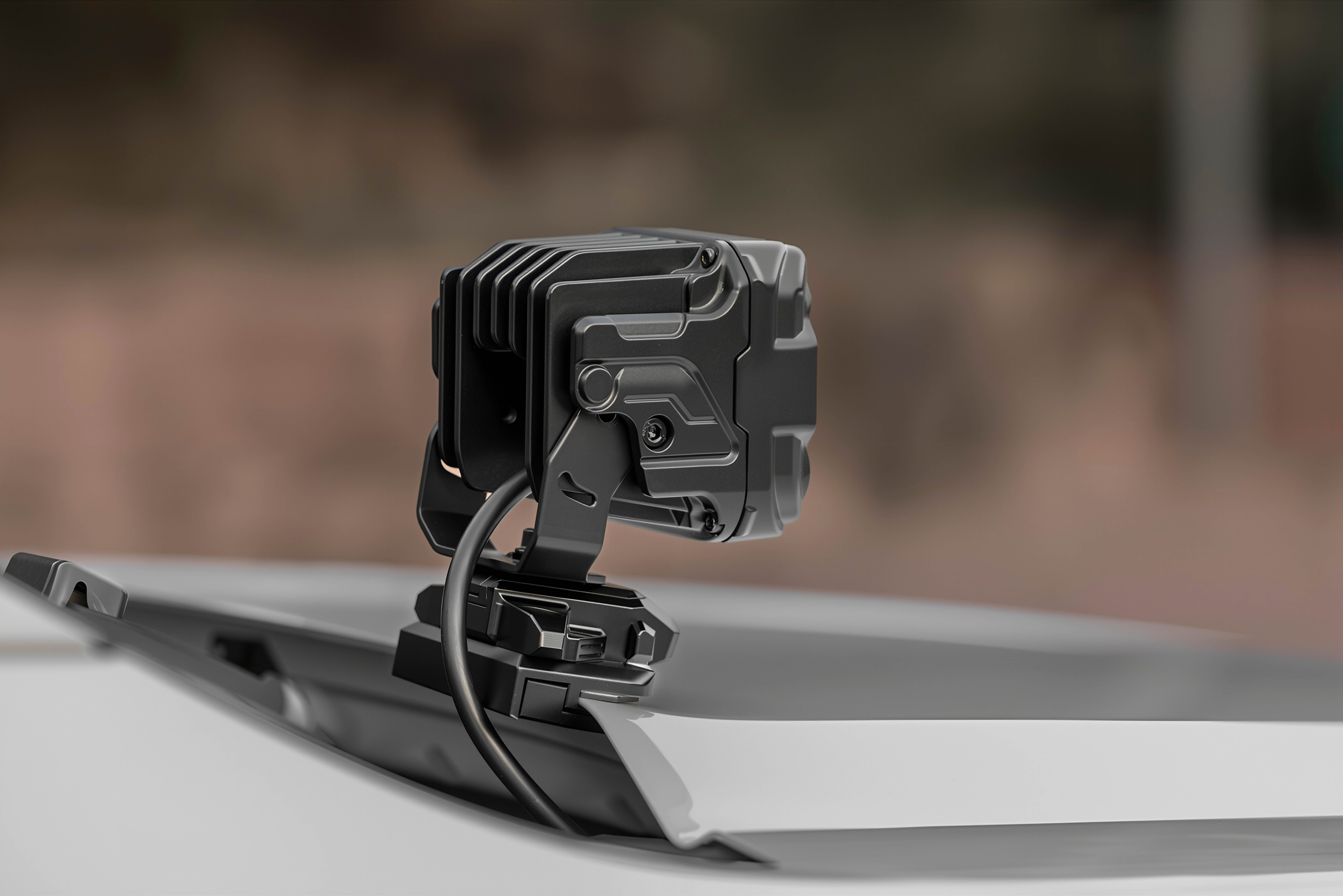 Универсальный кронштейн крепления доп. оптики на капот TENGQIAN