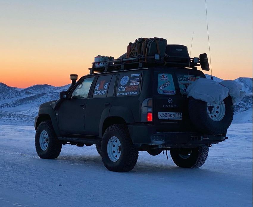 Наклейка 4x4Sport большая размер 450х360мм