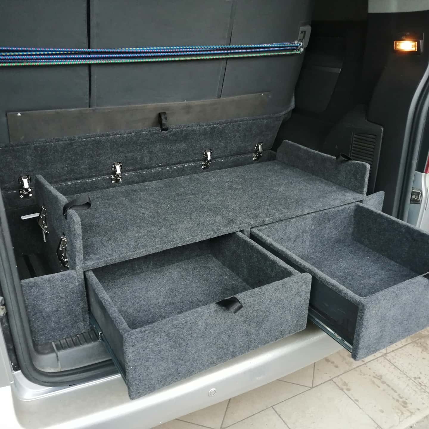 Органайзер в багажник "Экспедиция" для Volkswagen Multivan/Caravelle (T5)