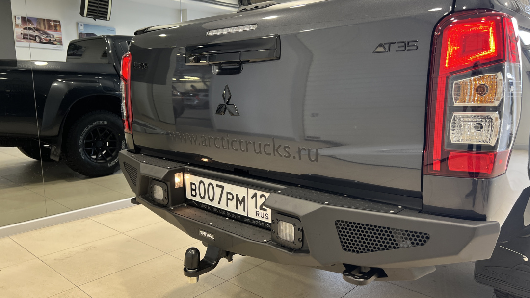 Бампер задний MMC L200  (2019- ) черный