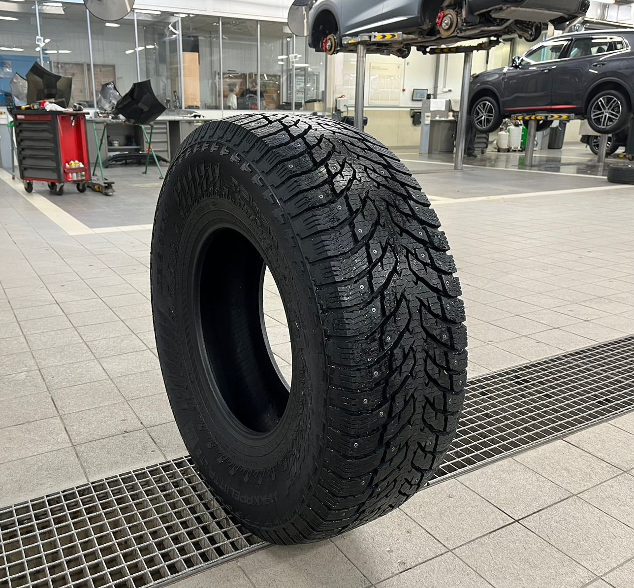 NOKIAN HKPL LT 3  315/70 R 17 121/118Q шип Б/У