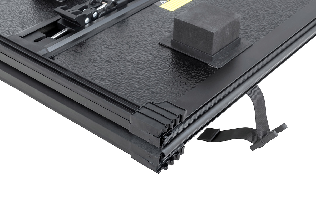 Крышка кузова РИФ для Dodge Ram 2019, трёхсекционная 2000х1813/1740 мм, алюминиевая, черная (6,5 ft)