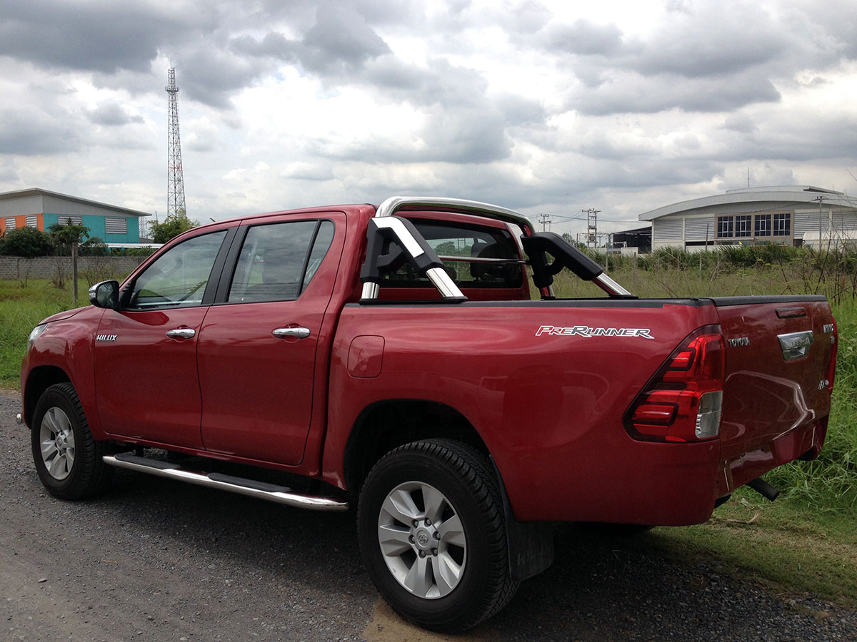 Дуга  в кузов Toyota Hilux (2015-) 