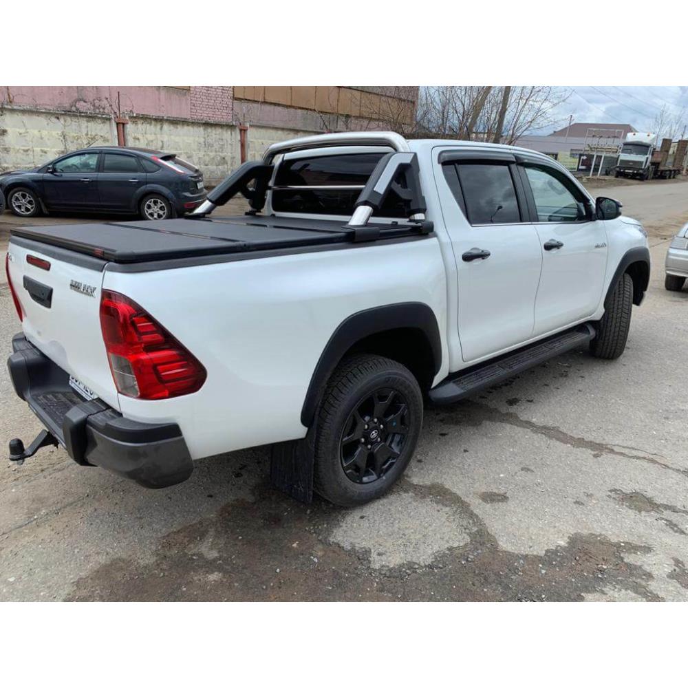 Жесткая трехсекционная крышка кузова Toyota Hilux 2015- Double Cab