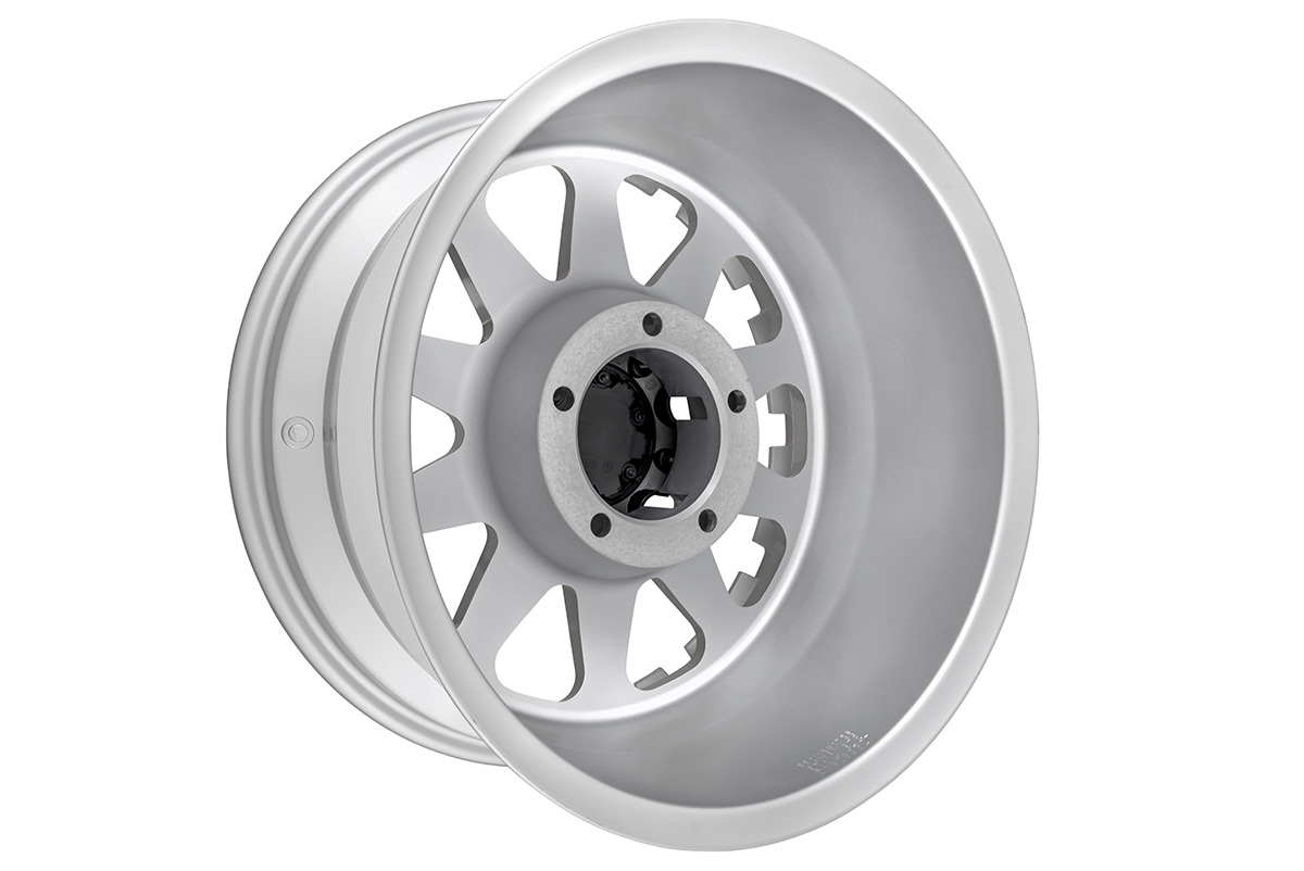 Диск УАЗ литой серебристый 5x139,7 8,5xR17 d110,5 ET-12 (продаются по 4 шт.)