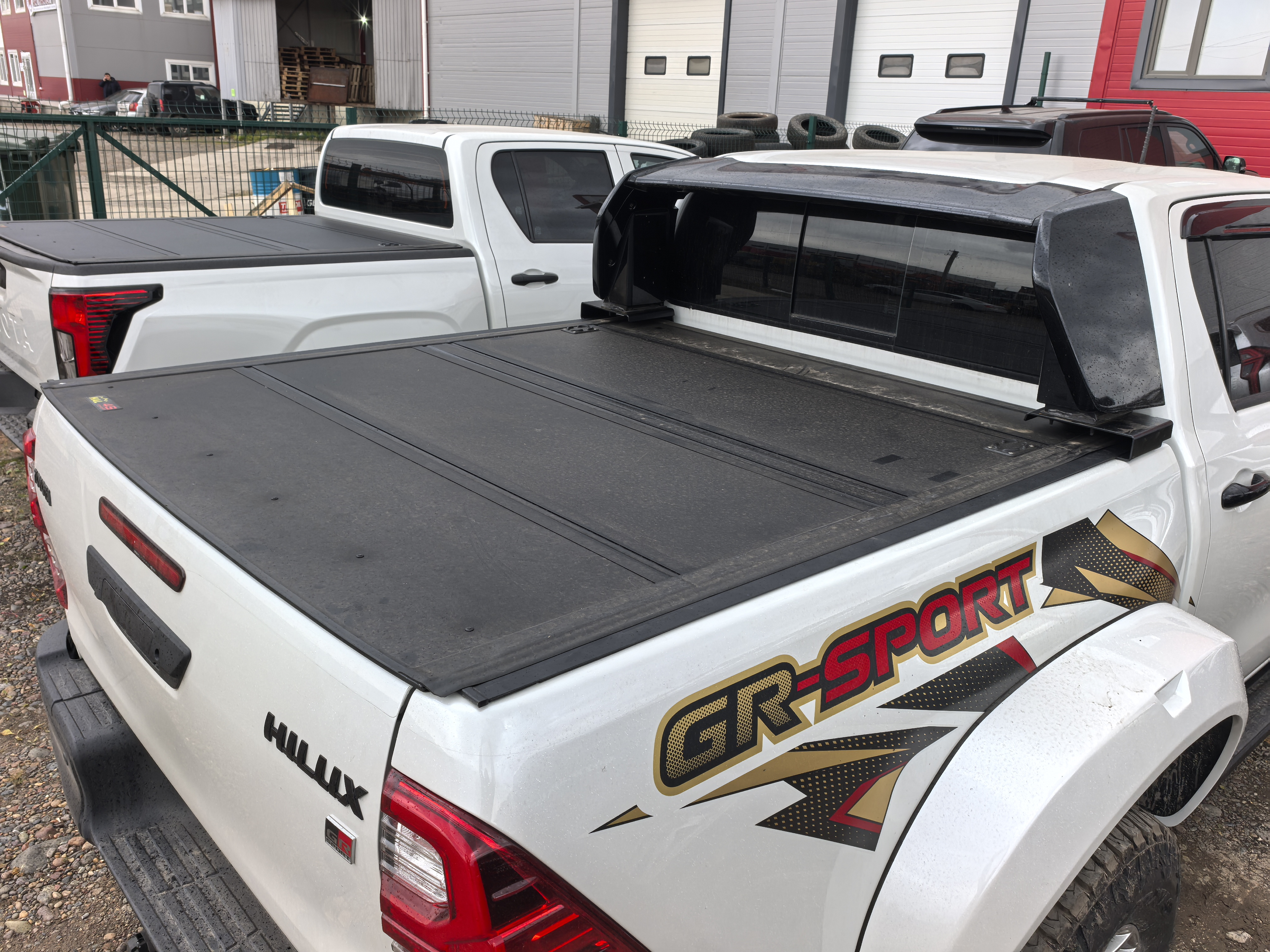 Крышка HAL четырехсекционная под штатную дугу GR HILUX 2025-
