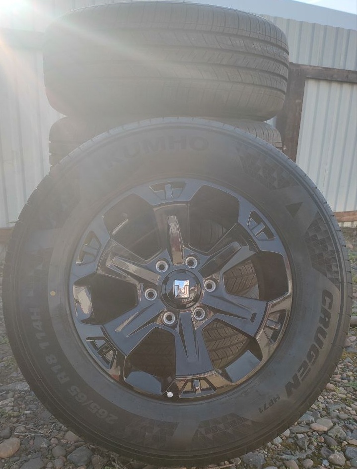 Комплект штатных колес Tank 400, диск 3113102XKM42A + шина б/у Kumho Crugen hp71 114H 265/65 R18 демонтированное с нового авто