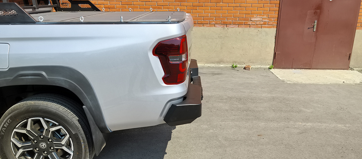 Бампер РИФ силовой задний Changan Hunter Plus с квадратом под фаркоп и фонарями