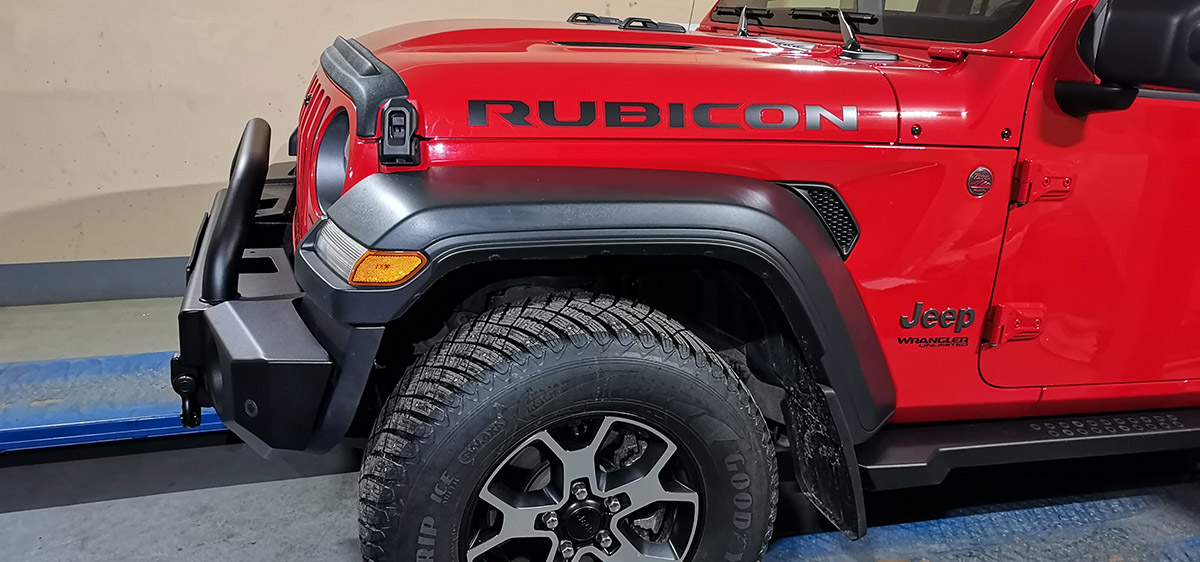 Бампер РИФ силовой передний Jeep Wrangler JL 2018+ под штатные фары, с центральной защитной дугой (для а/м с низкими перед. крыльями))