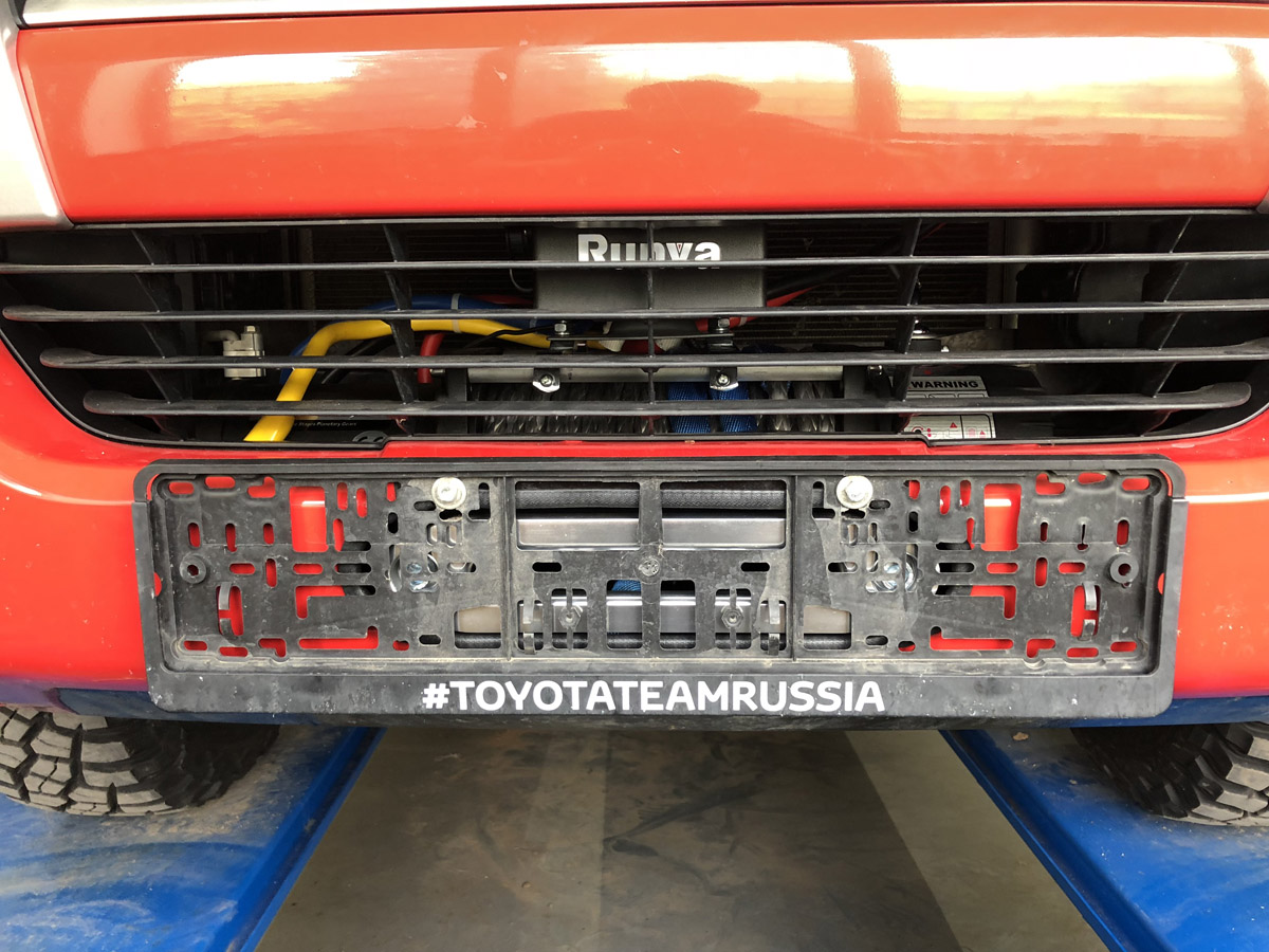 Площадка РИФ под лебёдку в штатный бампер Toyota Fortuner 2015+