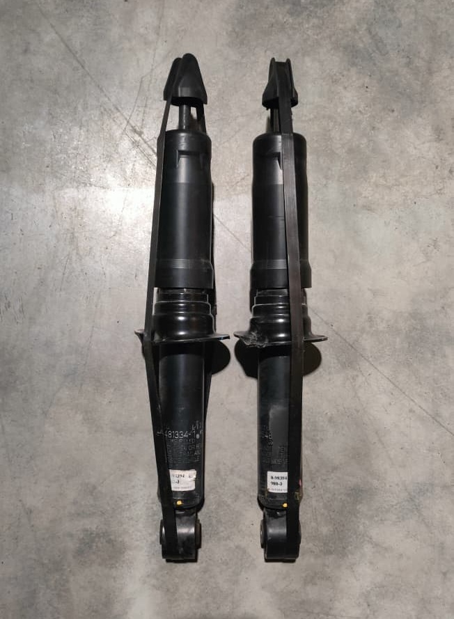 амортизатор D-MAX 2021- передний