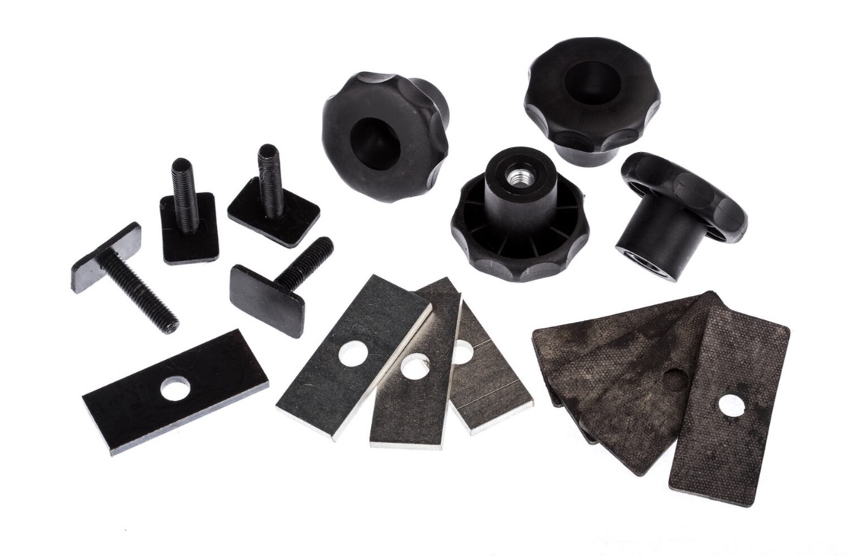 Комплект Т-образных болтов крепления бокса на багажник STC