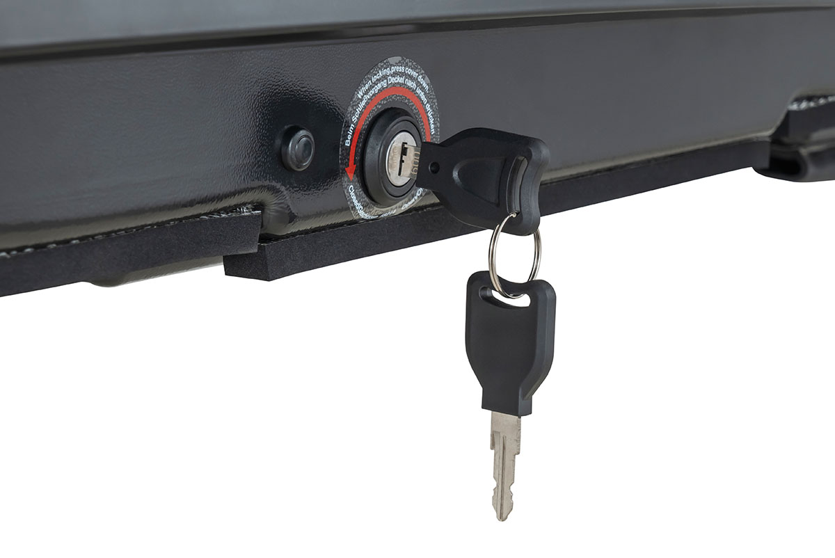 Бокс автомобильный на крышу Pentair CARAVAN 600L черный глянец, двусторонний