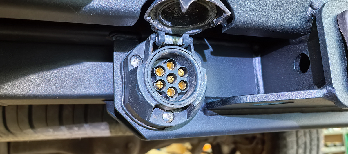 Бампер РИФ силовой задний Great Wall Poer с квадратом под фаркоп и фонарями
