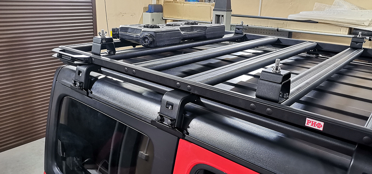 Багажник экспедиционный (платформа) алюминиевый РИФ 1350x1690 мм для Jeep Wrangler JL 2018+ (с крепежом)