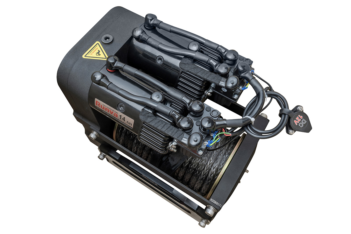 Лебёдка автомобильная электрическая 12V Runva 14000 lbs 6350 кг двухмоторная (синтетический трос)