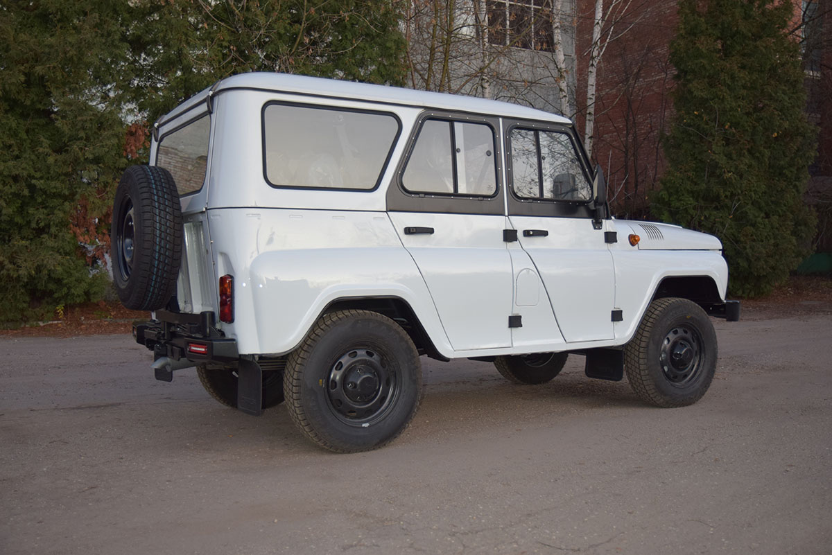 Бампер РИФ силовой задний УАЗ Хантер с фонарями, калиткой, без фаркопа, стандарт