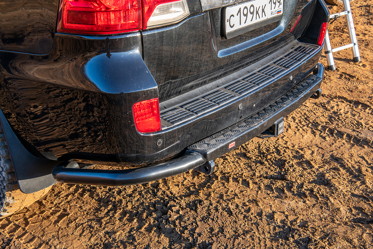 Бампер задний силовой/защита штатного бампера РИФ Toyota Land Cruiser 200 2007-2015 c квадратом под фаркоп