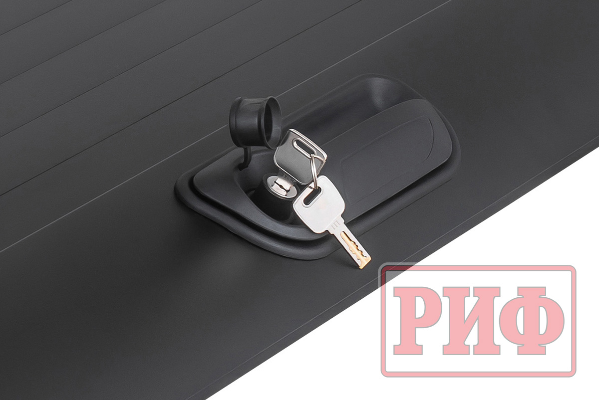 Крышка кузова РИФ для RAM (Dodge) 2015 с рембоксами, роллета раздвижная 1945х1433 мм, алюминиевая, черная (6,5 ft)