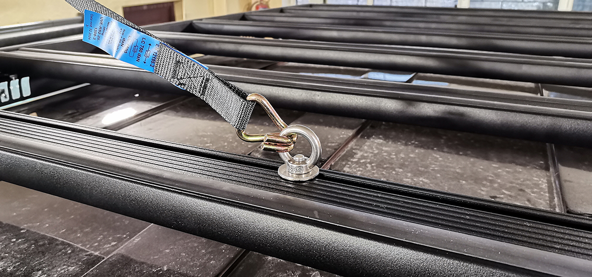 Крепеж для крепления груза к алюминиевому багажнику (платформе) РИФ