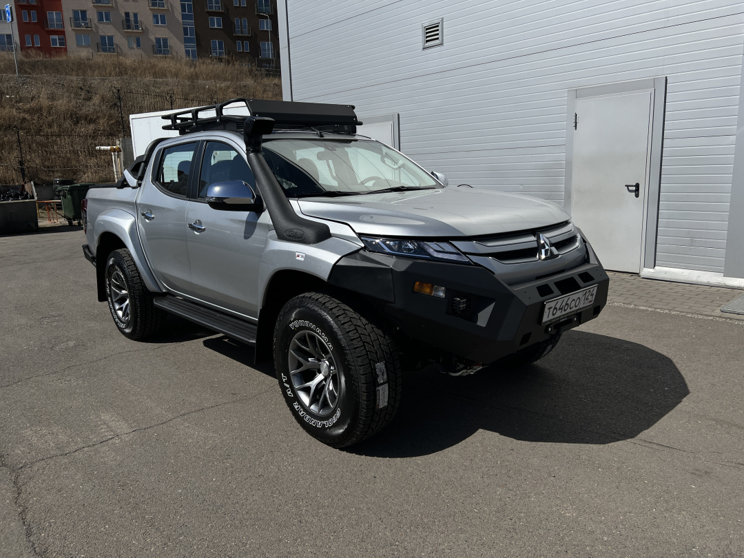 Бампер силовой передний Mitsubishi L200 2019+ c противотуманными фарами
