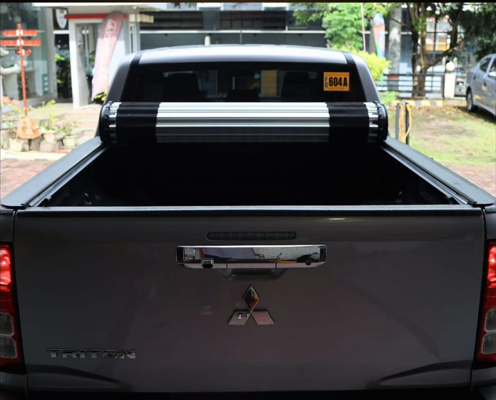 Крышка жесткая рулонная для автомобиля Mitsubishi L200 шестого поколения (с 2023 г.в. - ) 