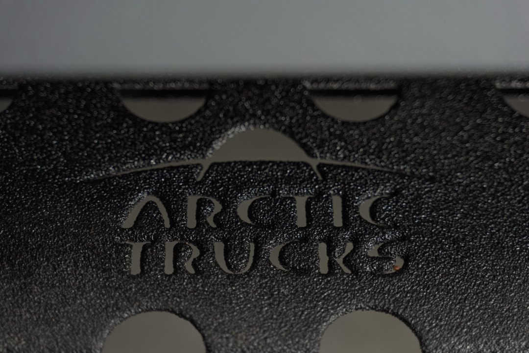 Пороги силовые GWM POER 2021 - (лого)  для стоковых автомобилей без модификации