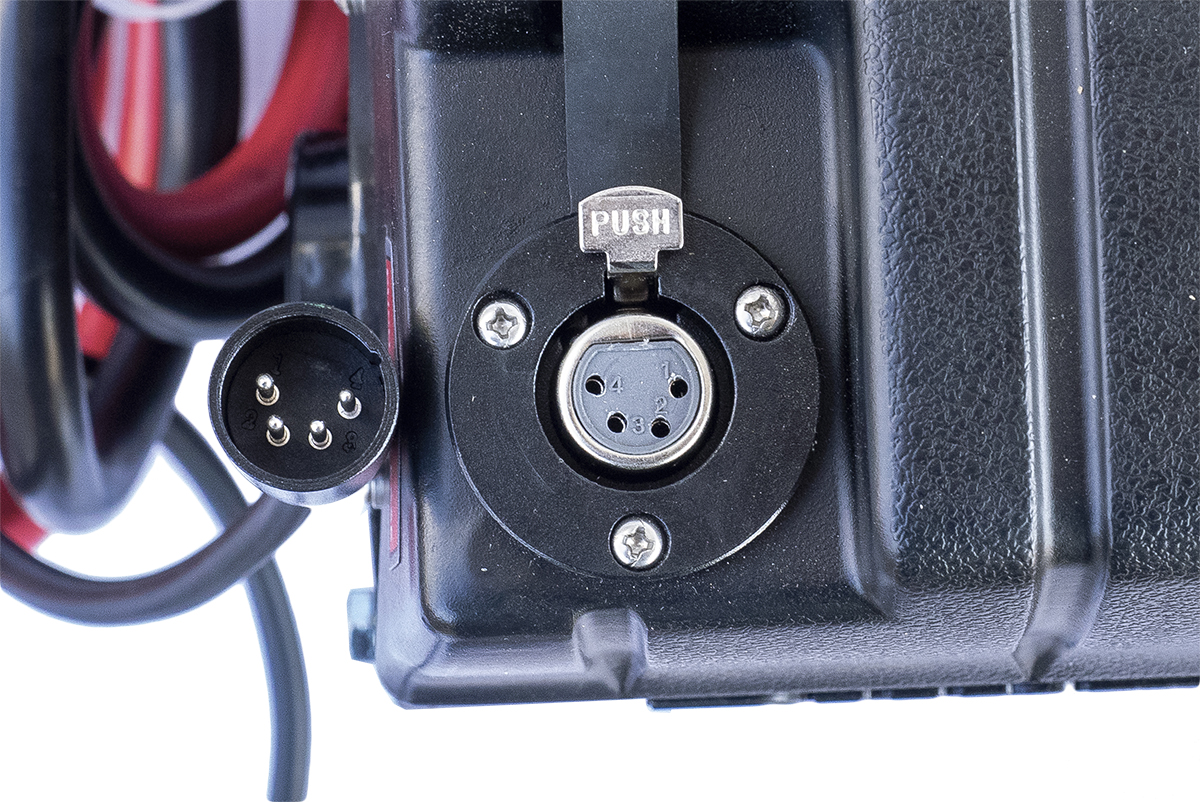 Лебёдка автомобильная электрическая 12V Runva EWB9500S 4350 кг влагозащищенная, стальной трос