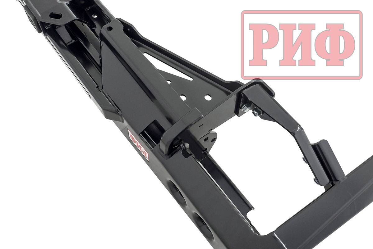 Бампер РИФ силовой задний Toyota Land Cruiser 76 2007-2024 с квадратом под фаркоп и фонарями