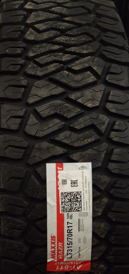 Maxxis RAZR AT-811 315/70/17 121R