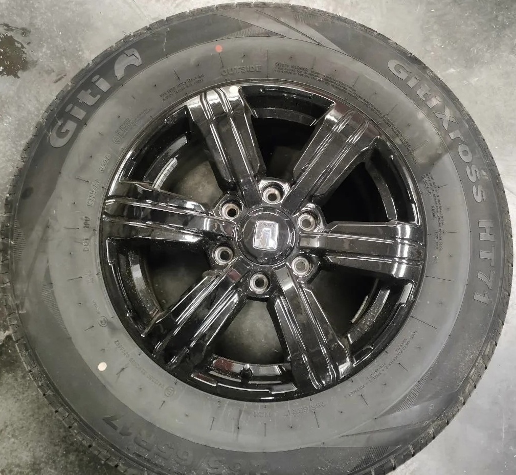 Колесо в сборе: шина Giti GitiXross HT71 265/65 R17 + диск Tank 300 3113100XKM03A демонтированные с нового авто