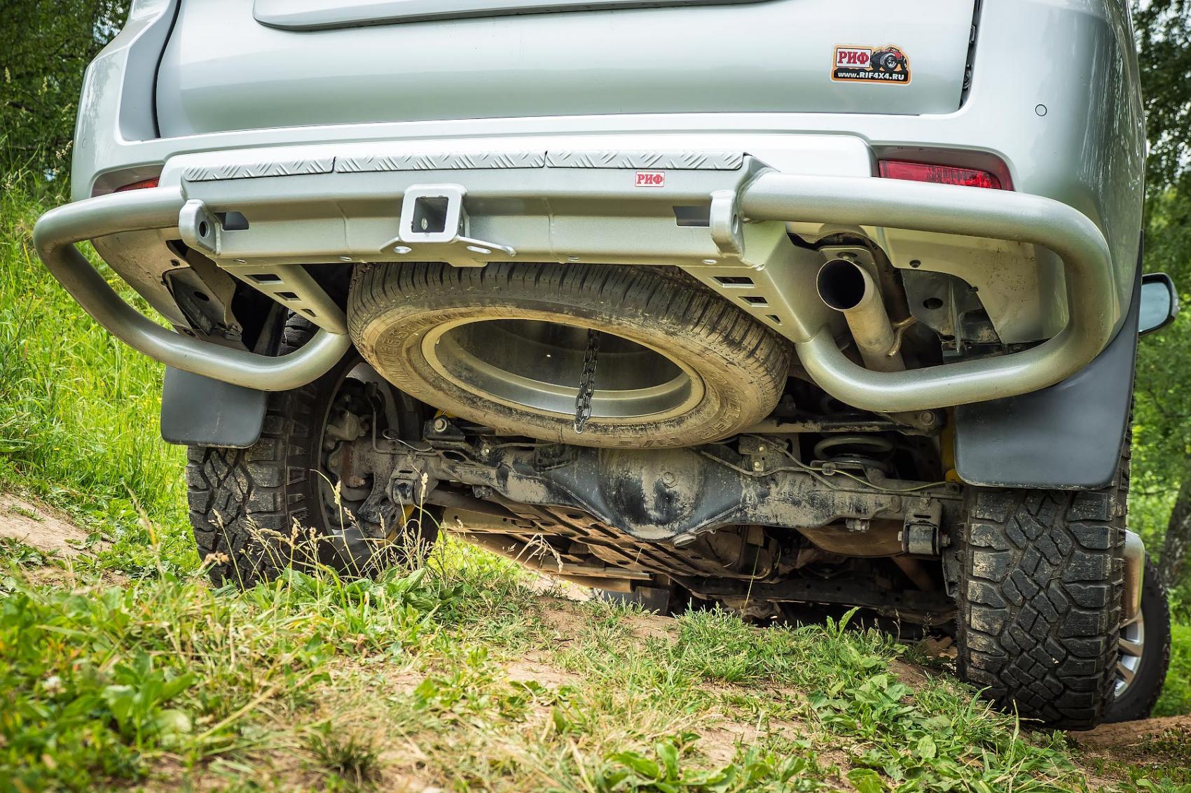 Бампер РИФ задний Toyota Land Cruiser Prado 150 c квадратом под фаркоп