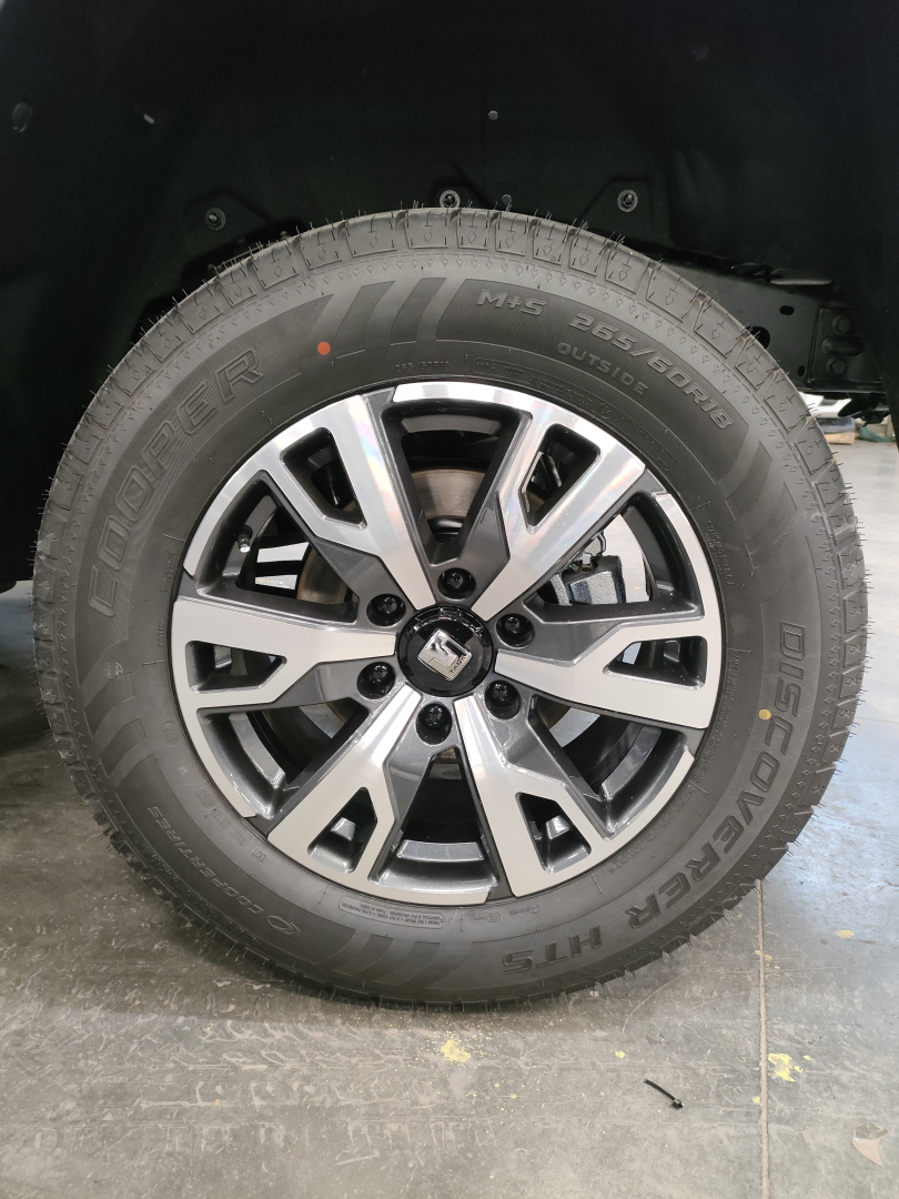 Колесо в сборе: шина Cooper 265/60 R18 Discoverer HTS + диск б/у Tank 300 3113100XKM02A демонтированные с нового авто