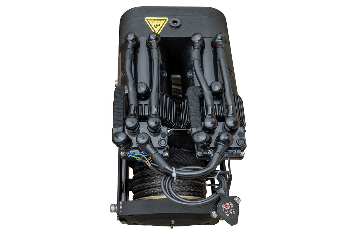 Лебёдка автомобильная электрическая 12V Runva 14000 lbs 6350 кг двухмоторная (синтетический трос)