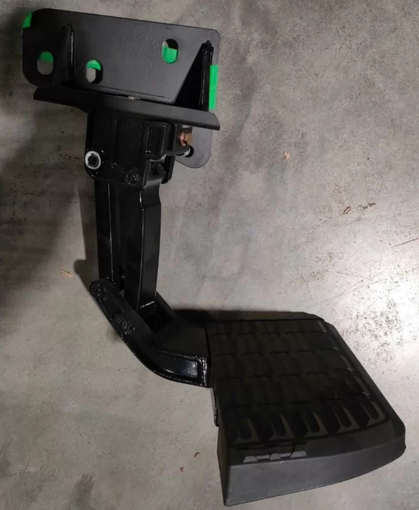 Подножка для заднего борта выдвижная Toyota Tundra (2022-)