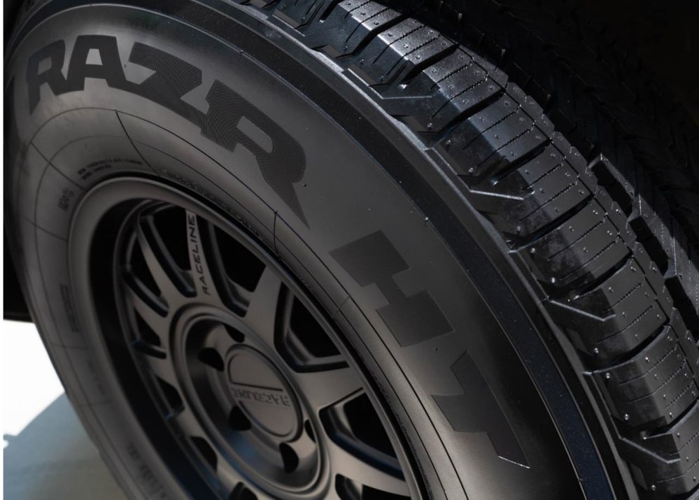 Шина Maxxis RAZR HT-780 275/60R20 115H