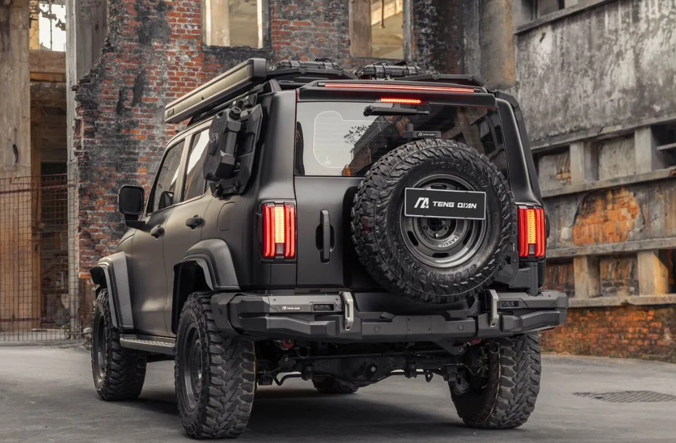 Силовой задний бампер TENGQIAN TANK 300 (совместим с кронштейном крепления запасного колеса)