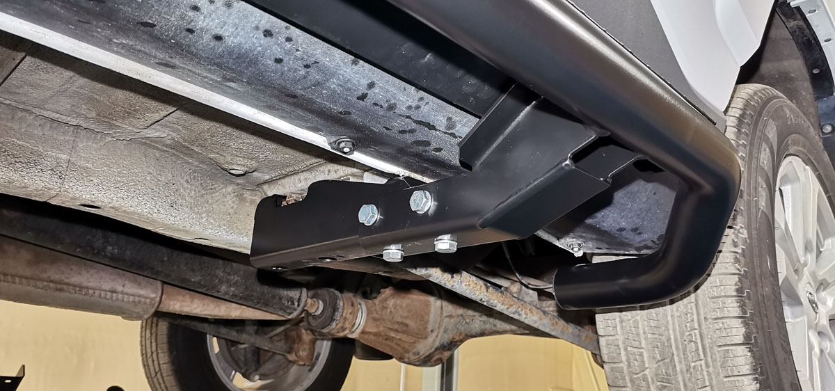 Пороги РИФ силовые Lada Niva Travel (черный алюминий)