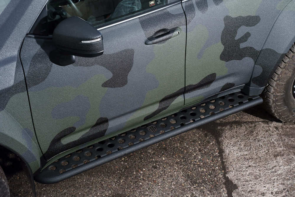 Пороги силовые STC Toyota Land Cruiser 300 (цельная ступень)