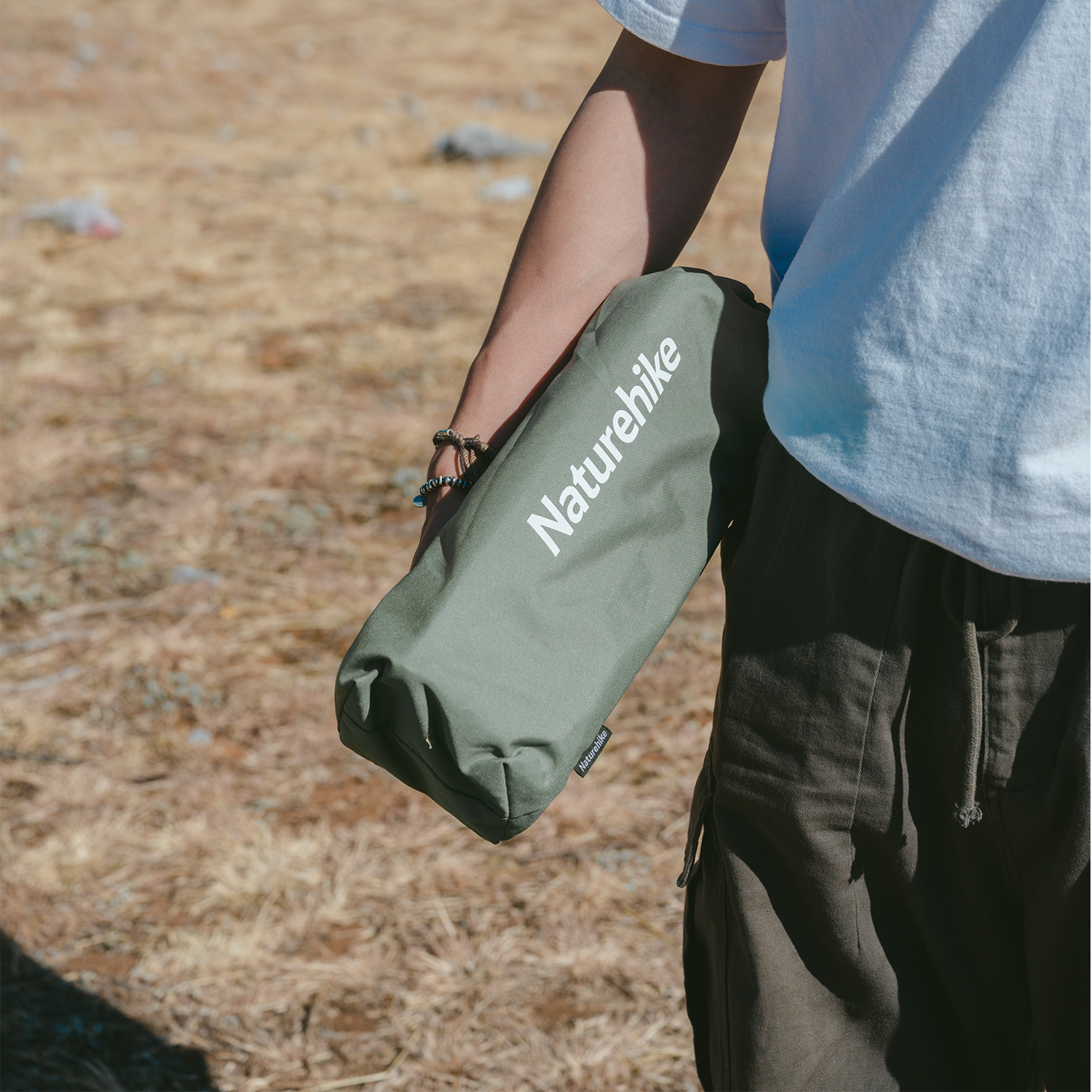 Стол туристический Naturehike складной, 40,5х29х30,5см, бежевый